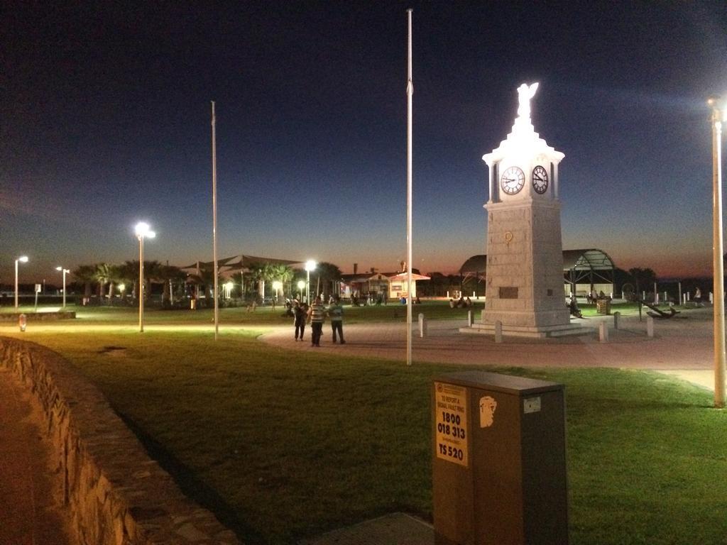 Adelaide - Semaphore Beach Front Eksteriør billede