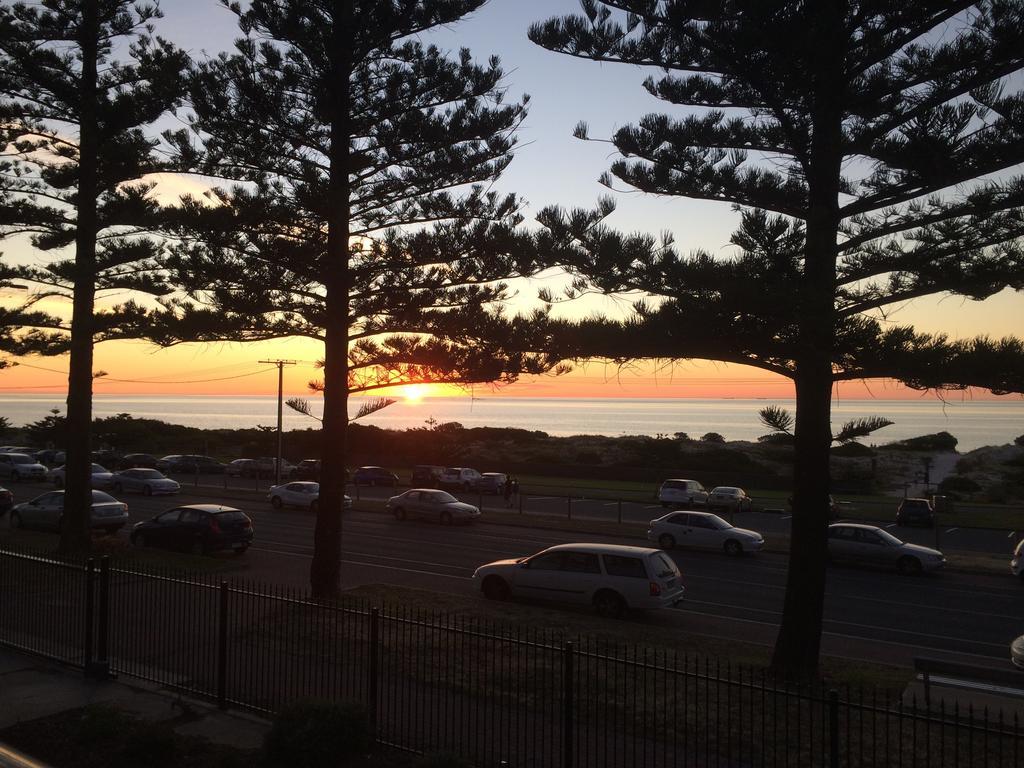 Adelaide - Semaphore Beach Front Eksteriør billede