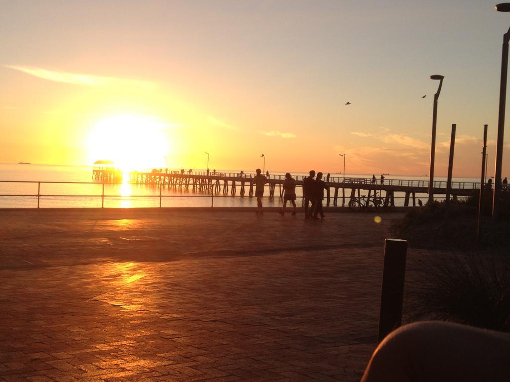 Adelaide - Semaphore Beach Front Eksteriør billede